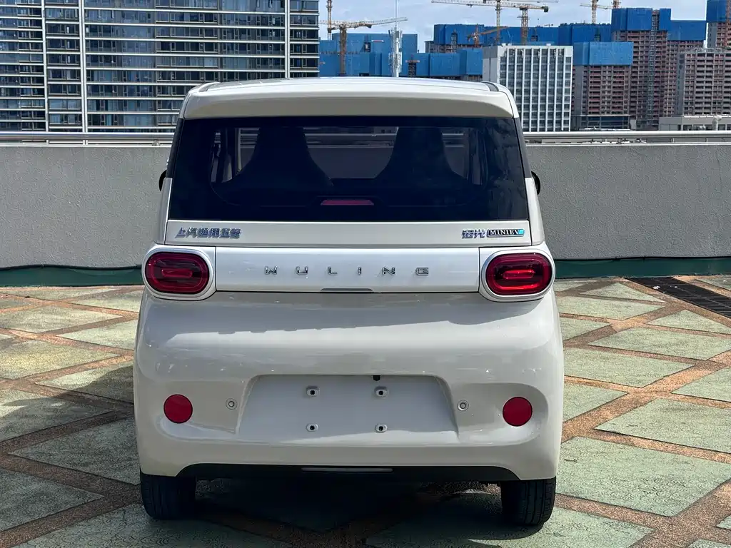 Wuling MINIEV — миниатюра 6