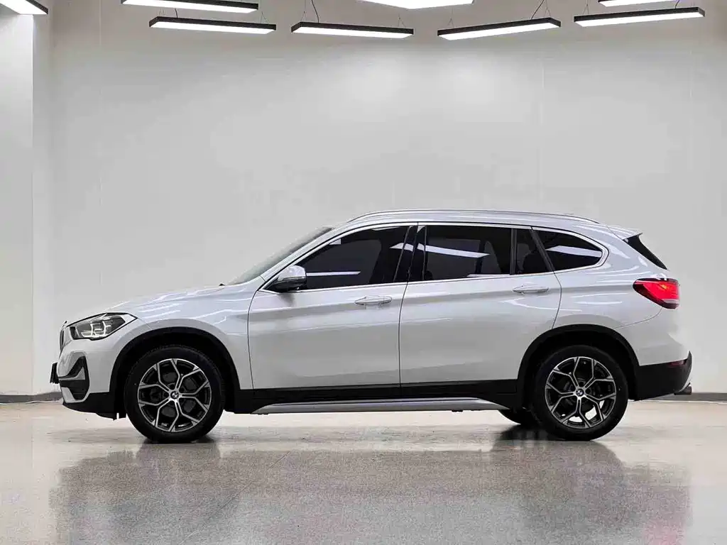 BMW X1 2022 sDrive20Li Premium