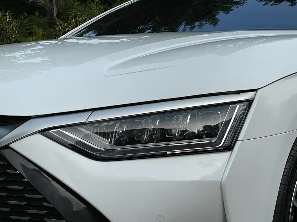 BYD Han — миниатюра 8