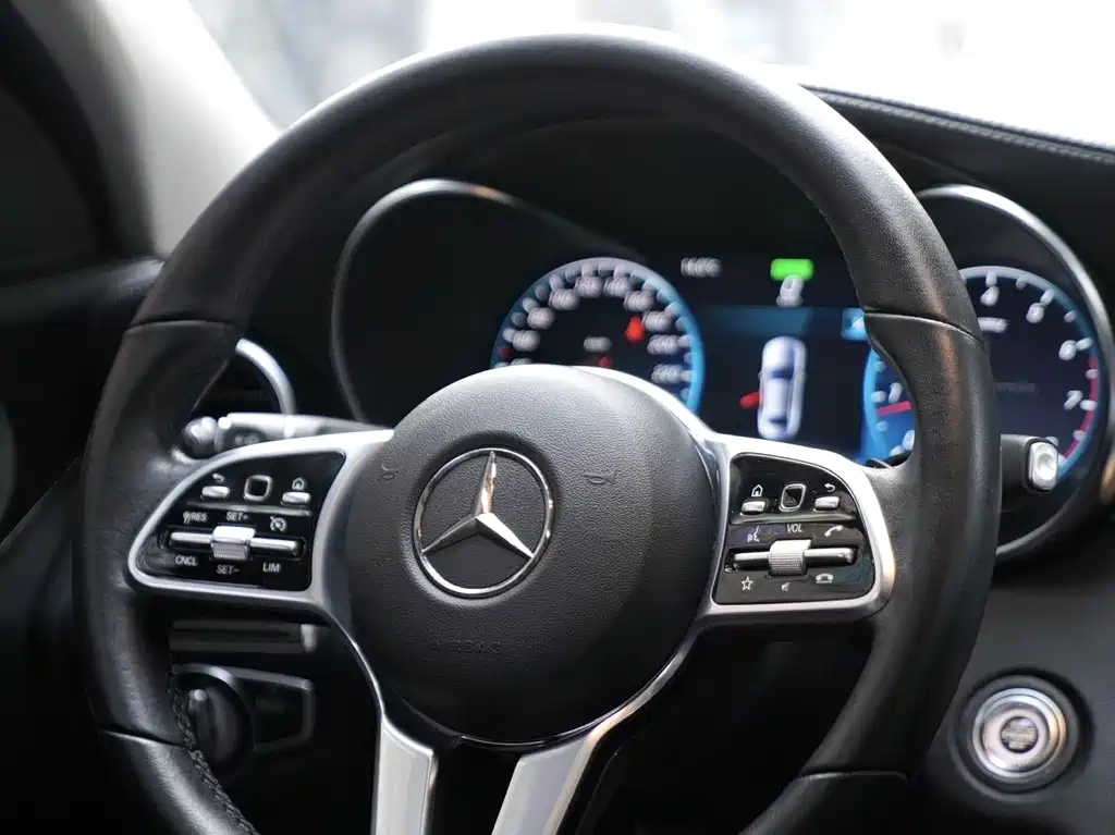 Mercedes-Benz C-Class — миниатюра 16