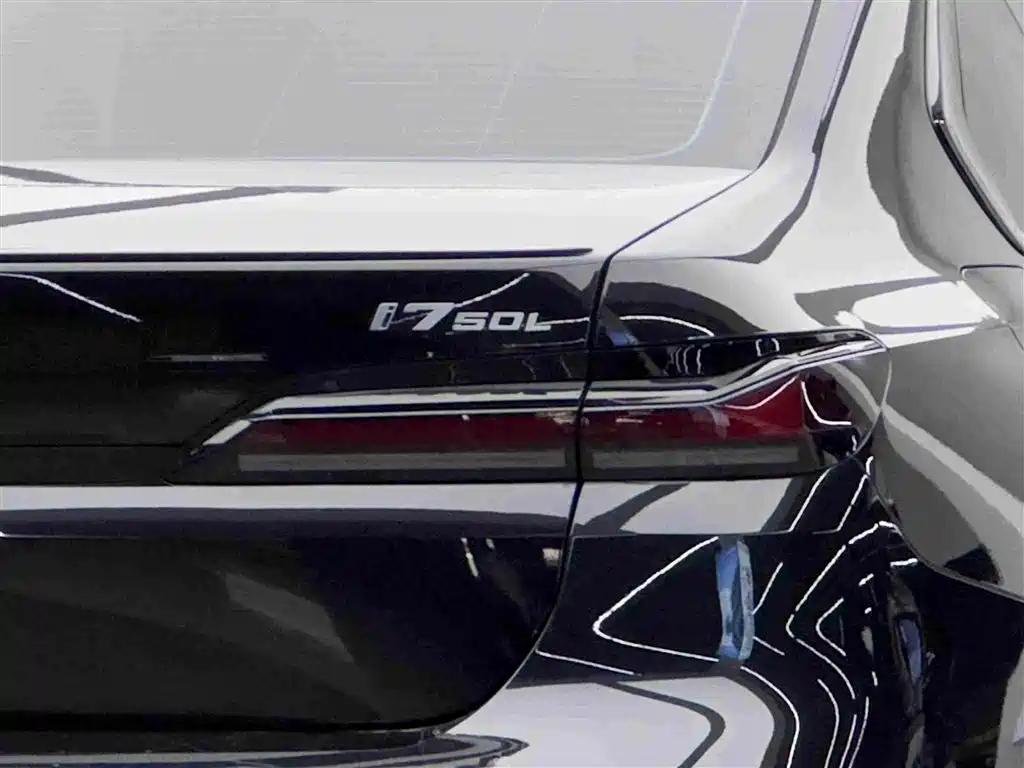 BMW i7 — миниатюра 5