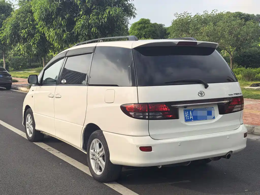 Toyota Previa — миниатюра 6