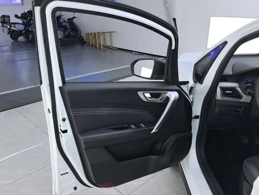 Geely Vision X3 — миниатюра 7