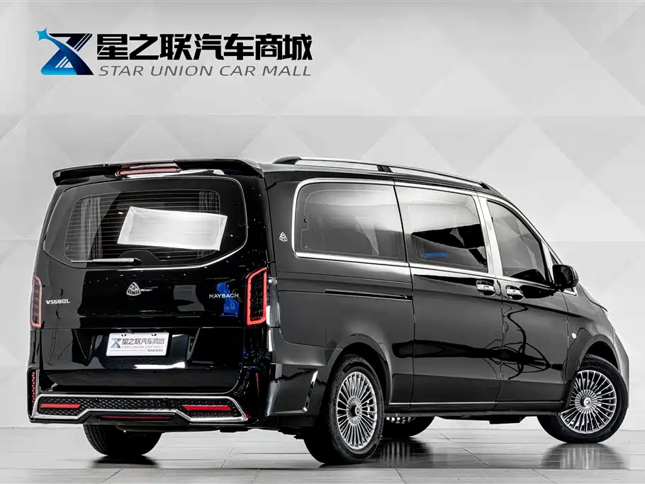Mercedes-Benz Vito 2023 2.0T Elite 7 мест