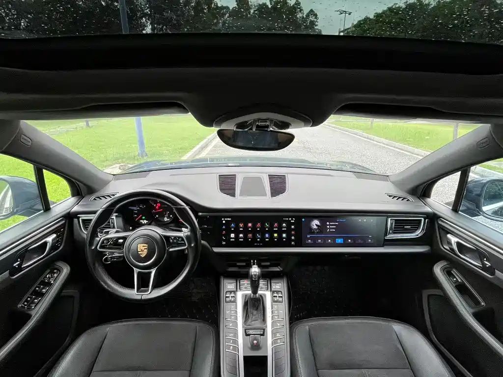 Porsche Macan — миниатюра 6