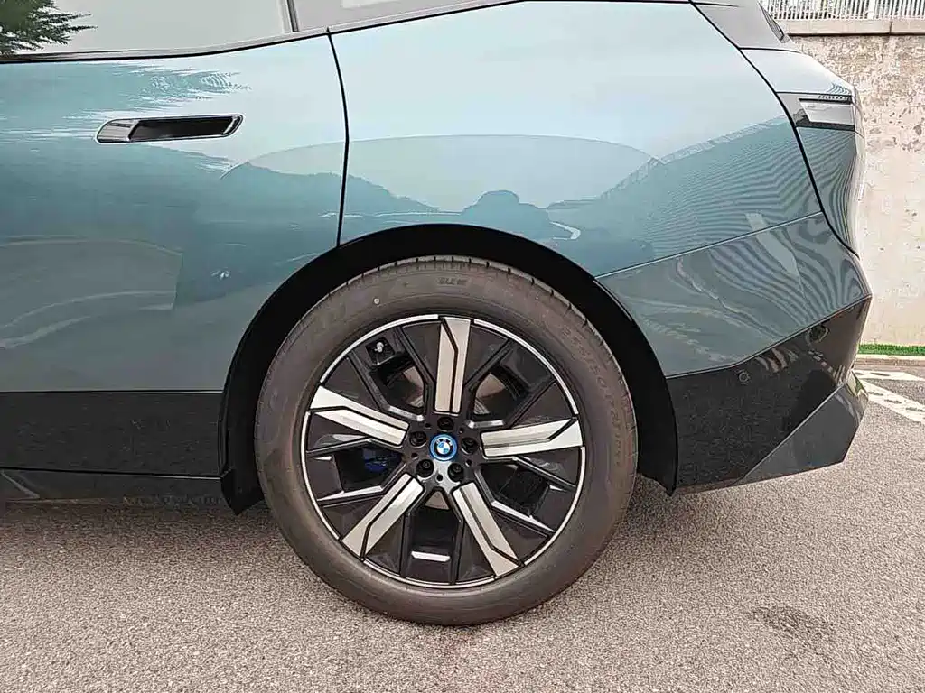 BMW iX 2023 xDrive40