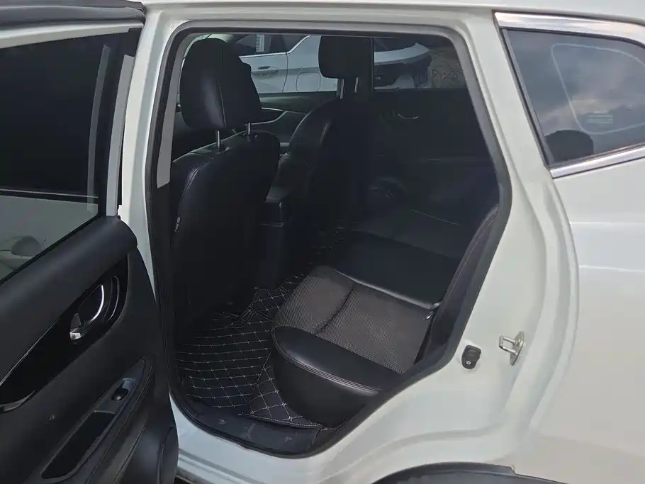 Nissan Qashqai — миниатюра 11