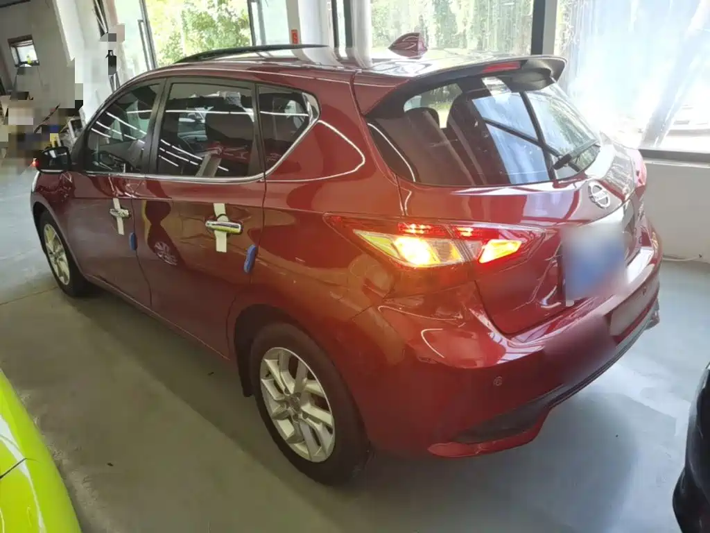 Nissan Tiida — миниатюра 5