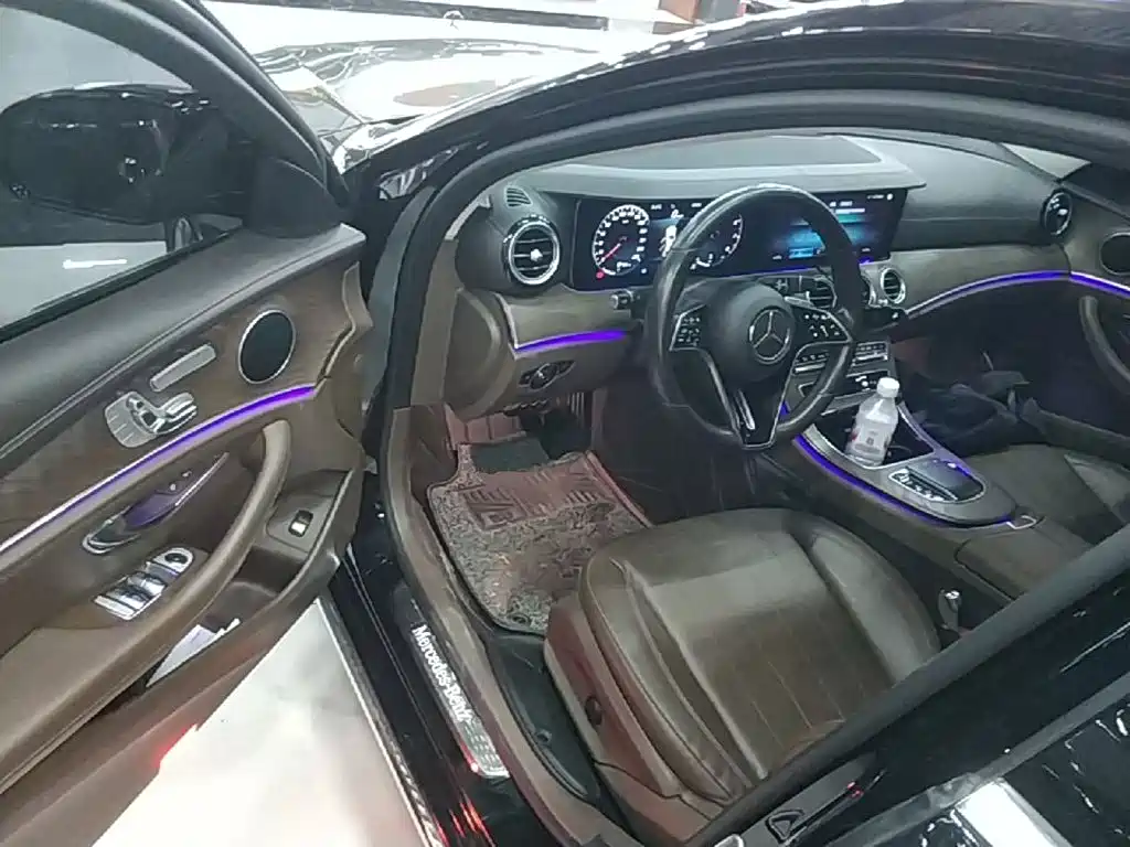 Mercedes-Benz E-Class — миниатюра 16