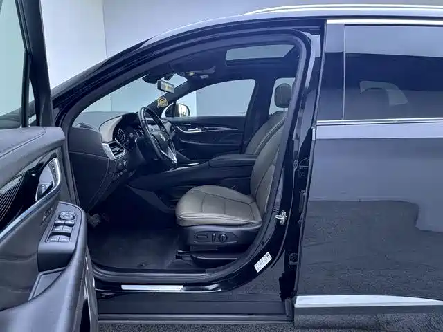 Buick Enclave — миниатюра 11