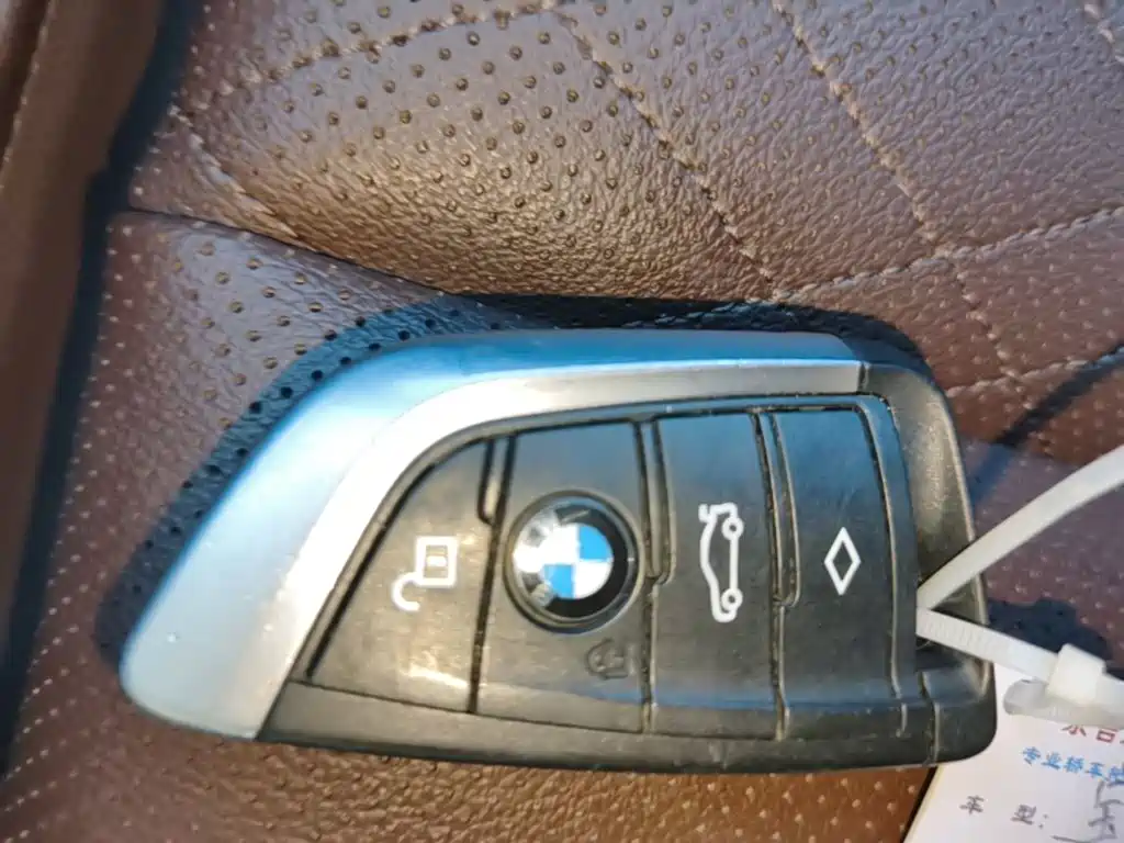 BMW iX3 — миниатюра 9