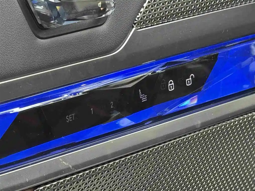 BMW i7 — миниатюра 17