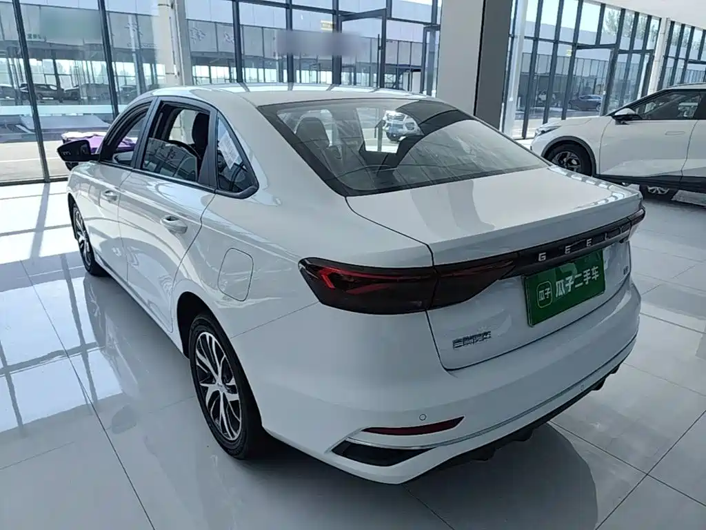 Geely Emgrand — миниатюра 5