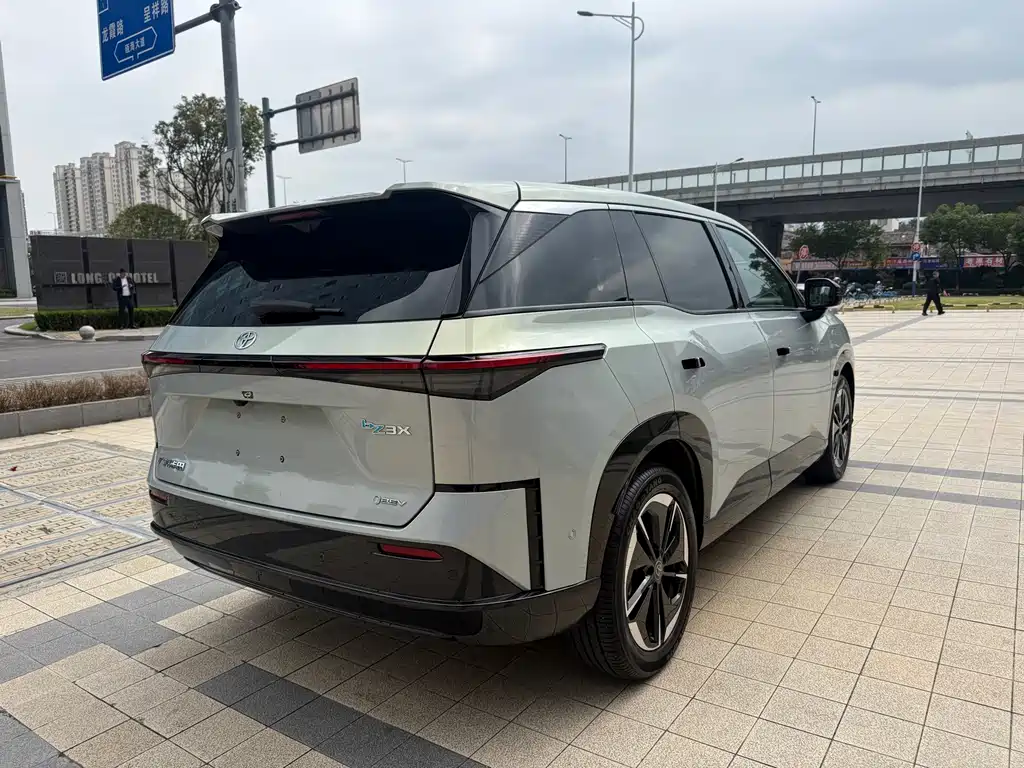 Toyota bZ3X — миниатюра 15
