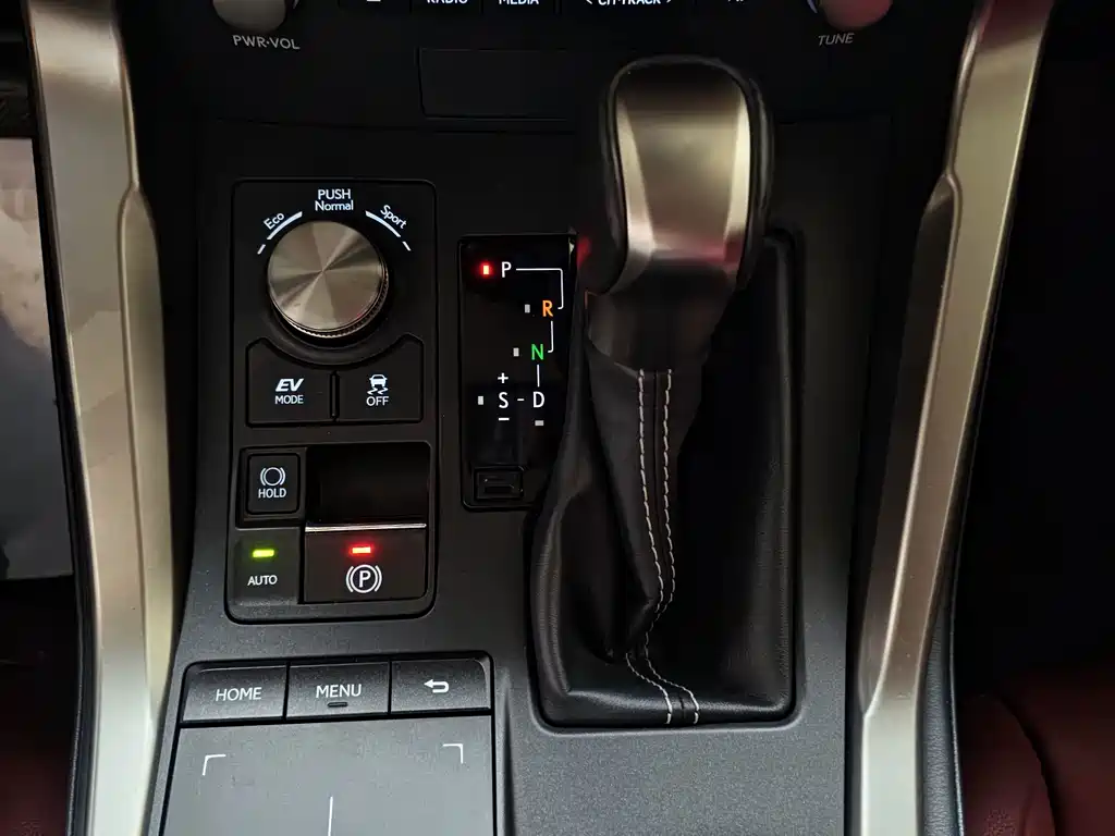 Lexus NX — миниатюра 19