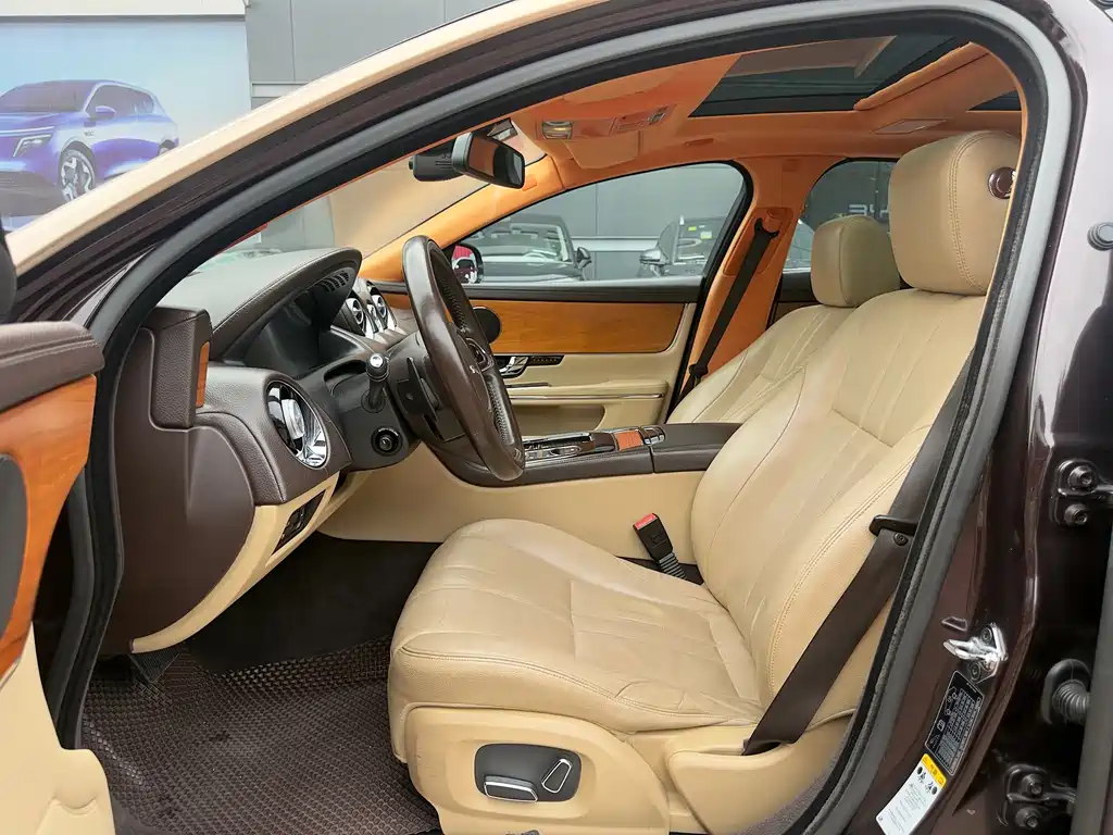 Jaguar XJ — миниатюра 5