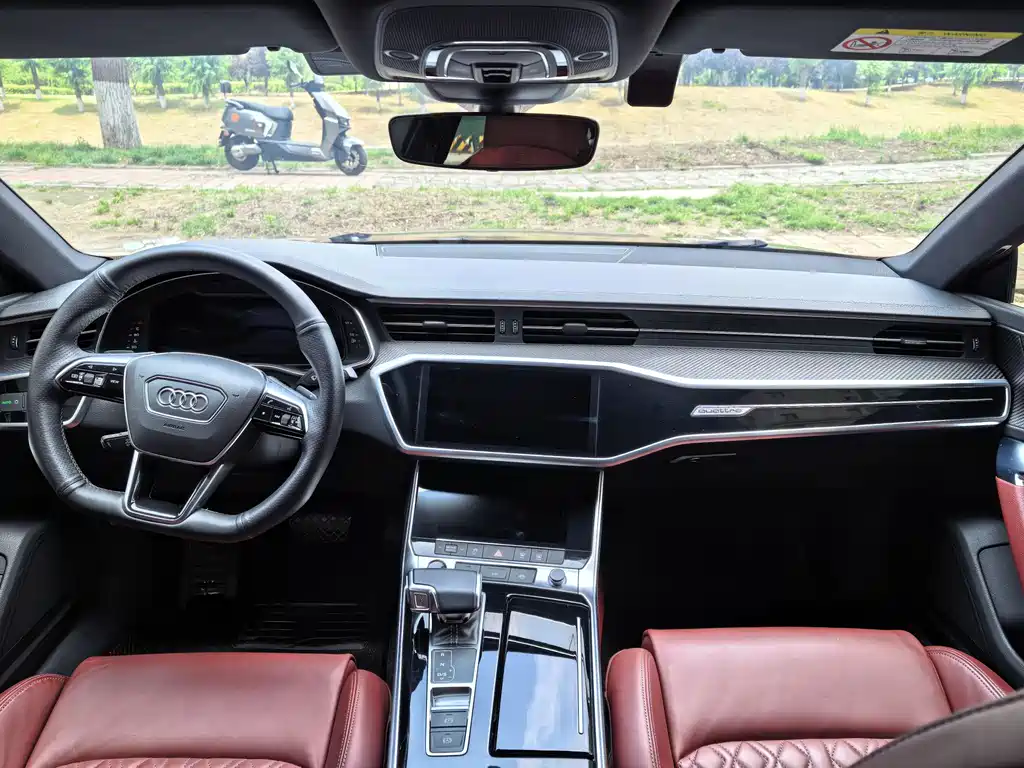Audi A7L 2023 45 TFSI quattro S-line