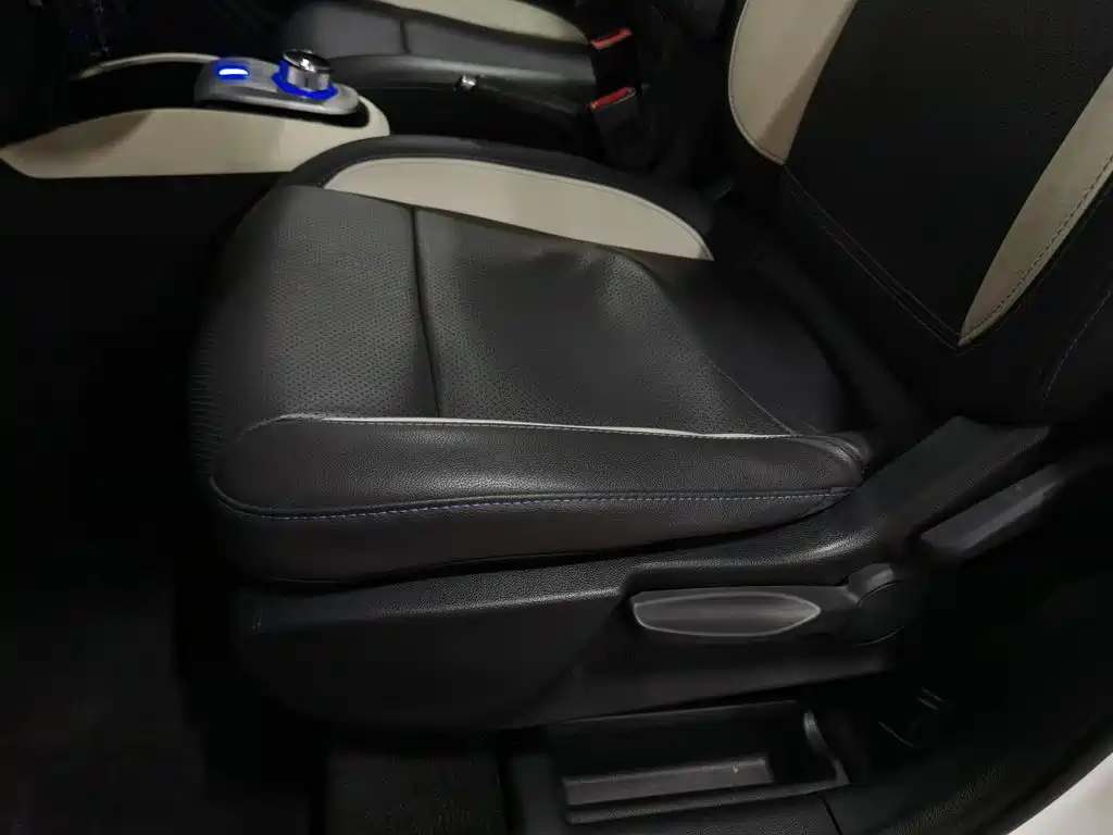 Changan CS15EV — миниатюра 20
