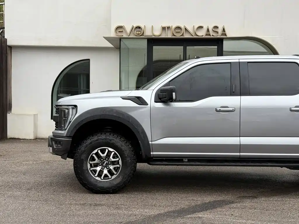 Ford F-150 Raptor — миниатюра 5