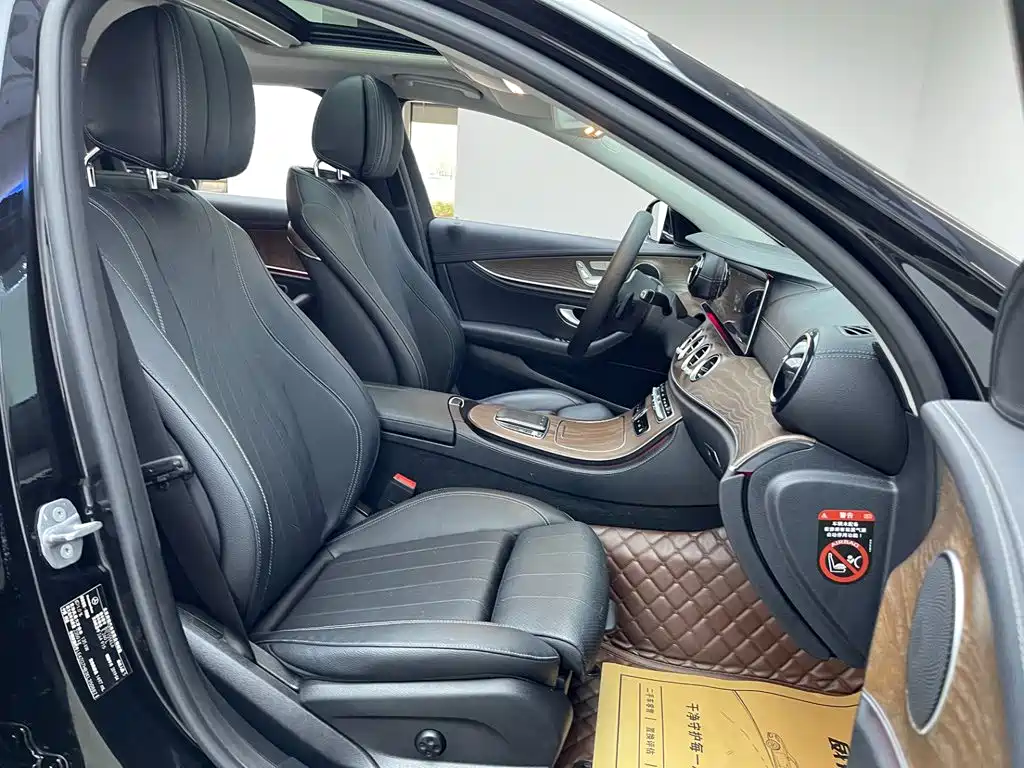 Mercedes-Benz E-Class — миниатюра 18