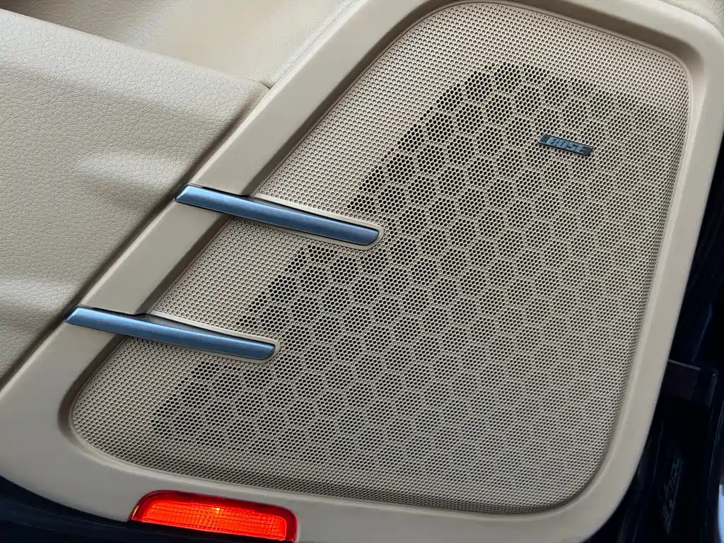 Porsche Cayenne — миниатюра 22