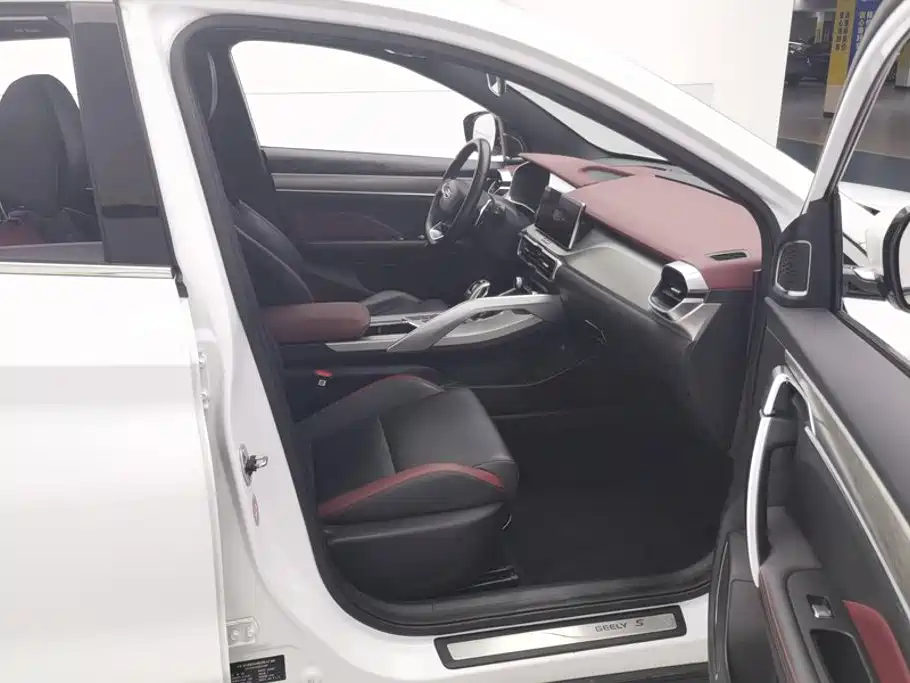 Geely Binyue — миниатюра 8