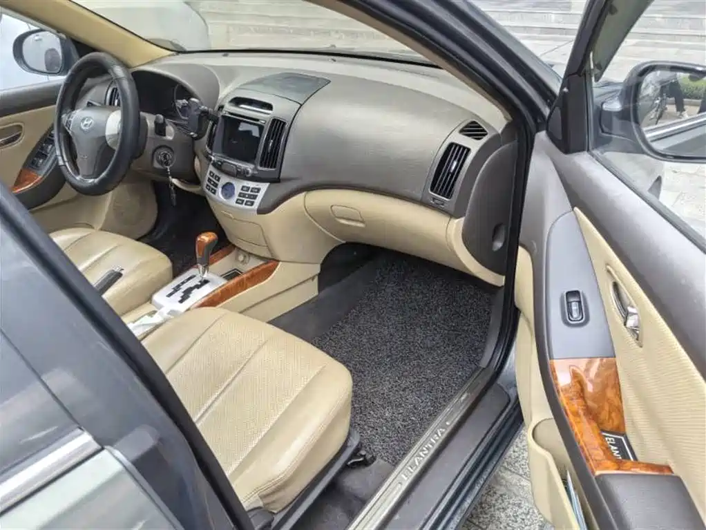 Hyundai Elantra 2010 1.6L AT GLS