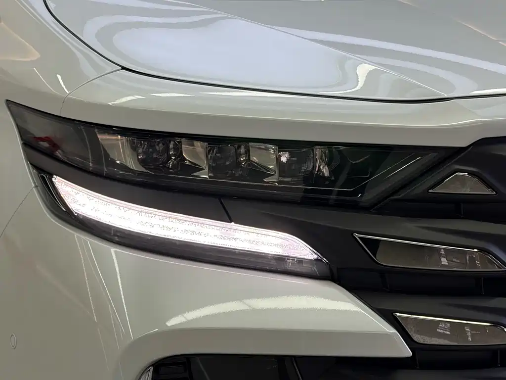 Toyota Vellfire — миниатюра 5