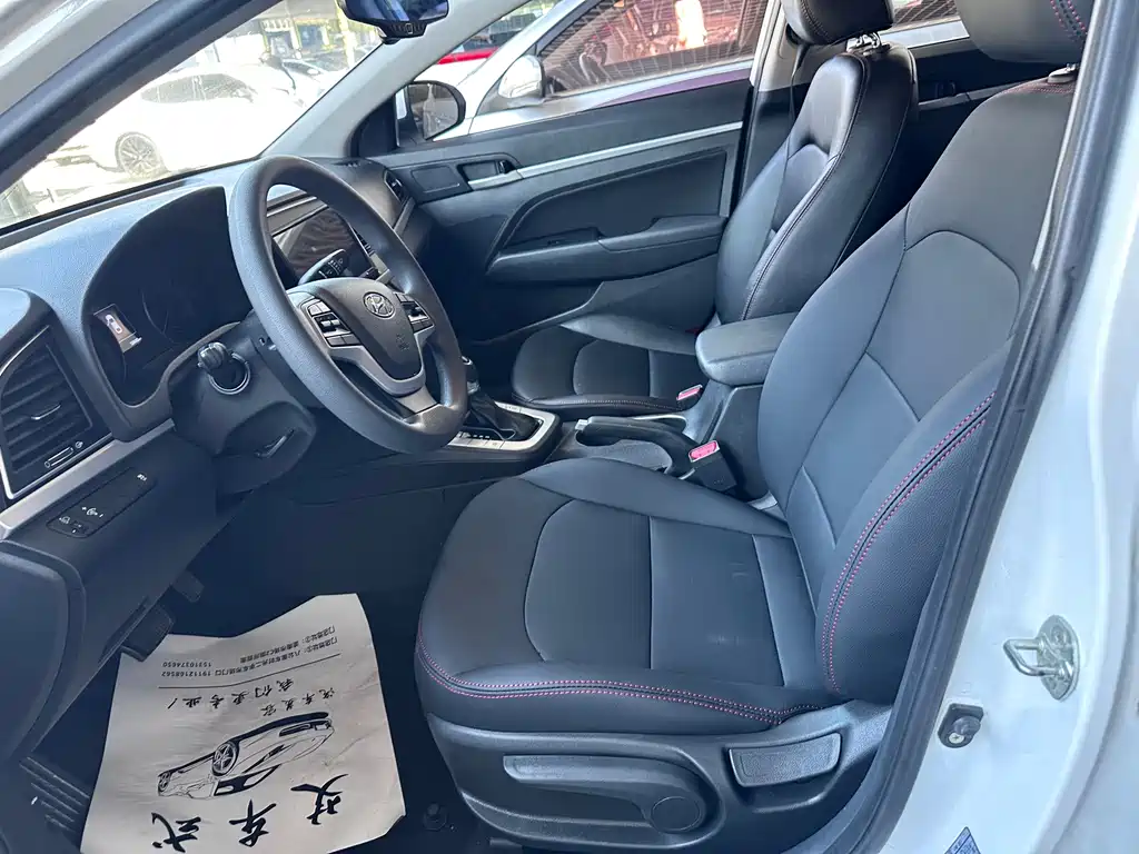 Hyundai Elantra — миниатюра 8