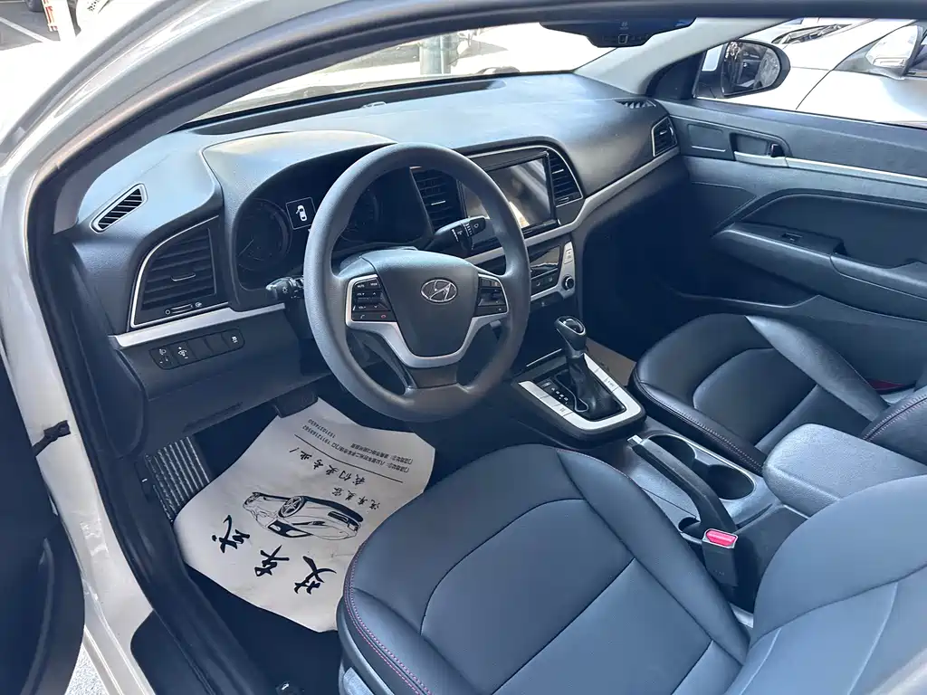 Hyundai Elantra — миниатюра 7