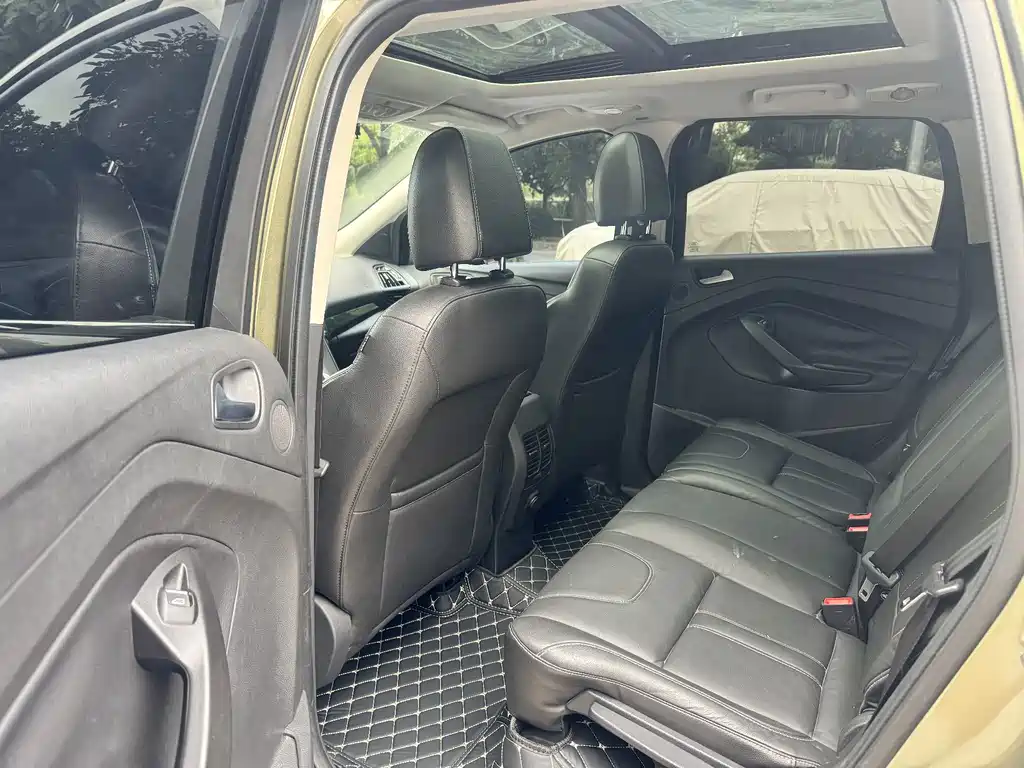 Ford Kuga — миниатюра 20