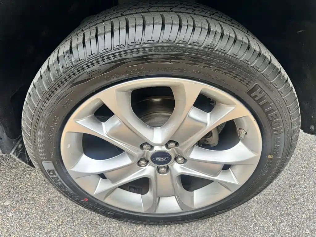 Ford Kuga — миниатюра 22