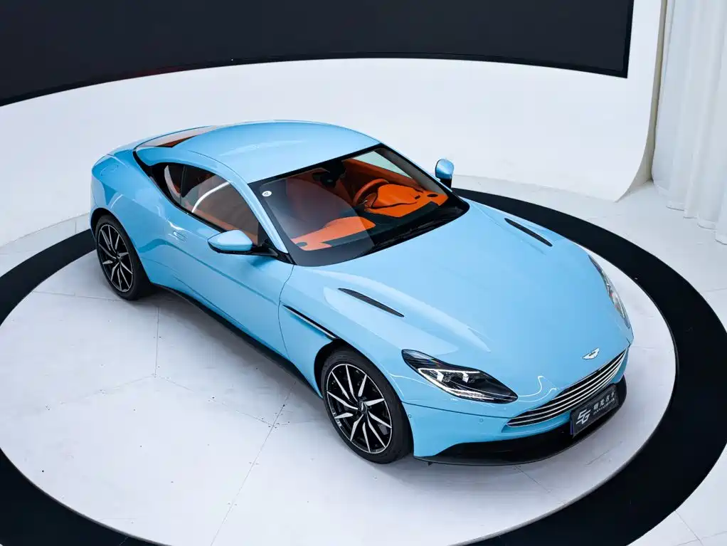 Aston Martin DB11 — миниатюра 20