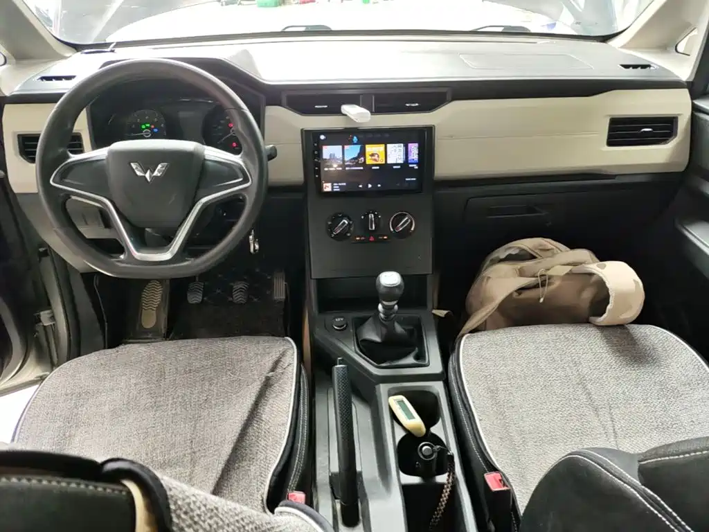 Wuling Hongguang PLUS — миниатюра 10