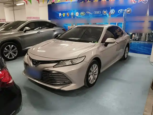 TOYOTA CAMRY
