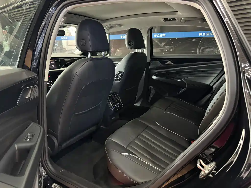 Volkswagen Passat 2023 330TSI Elite