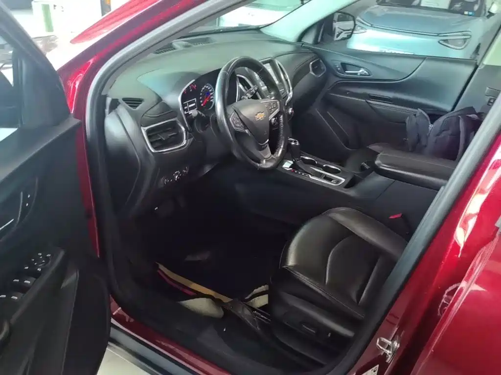 Chevrolet Equinox — миниатюра 17