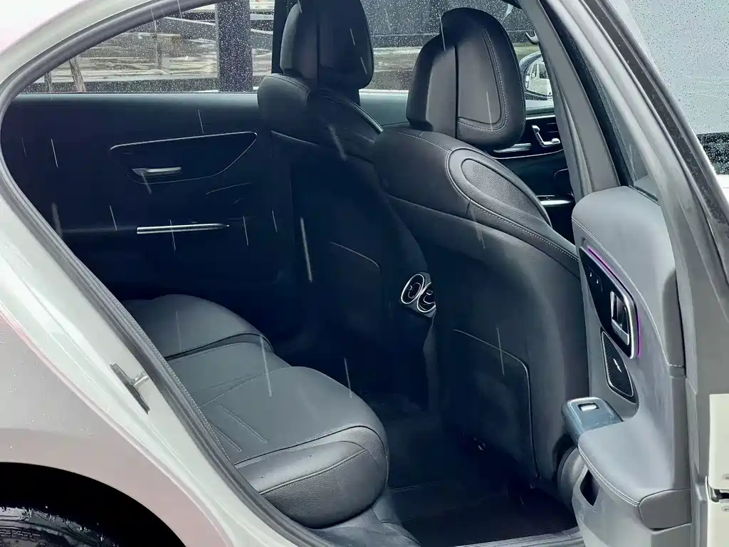 Mercedes-Benz C-Class — миниатюра 9
