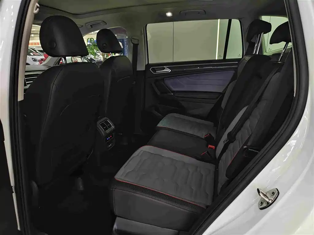 Volkswagen Tiguan L — миниатюра 5