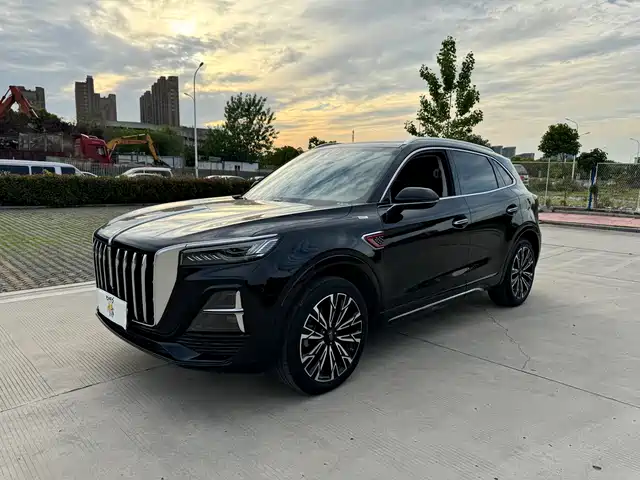 Hongqi HS5