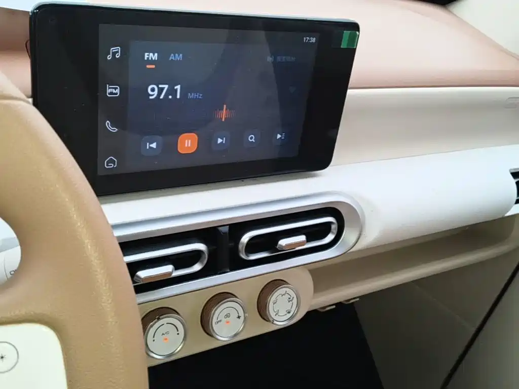 Wuling MINIEV — миниатюра 13