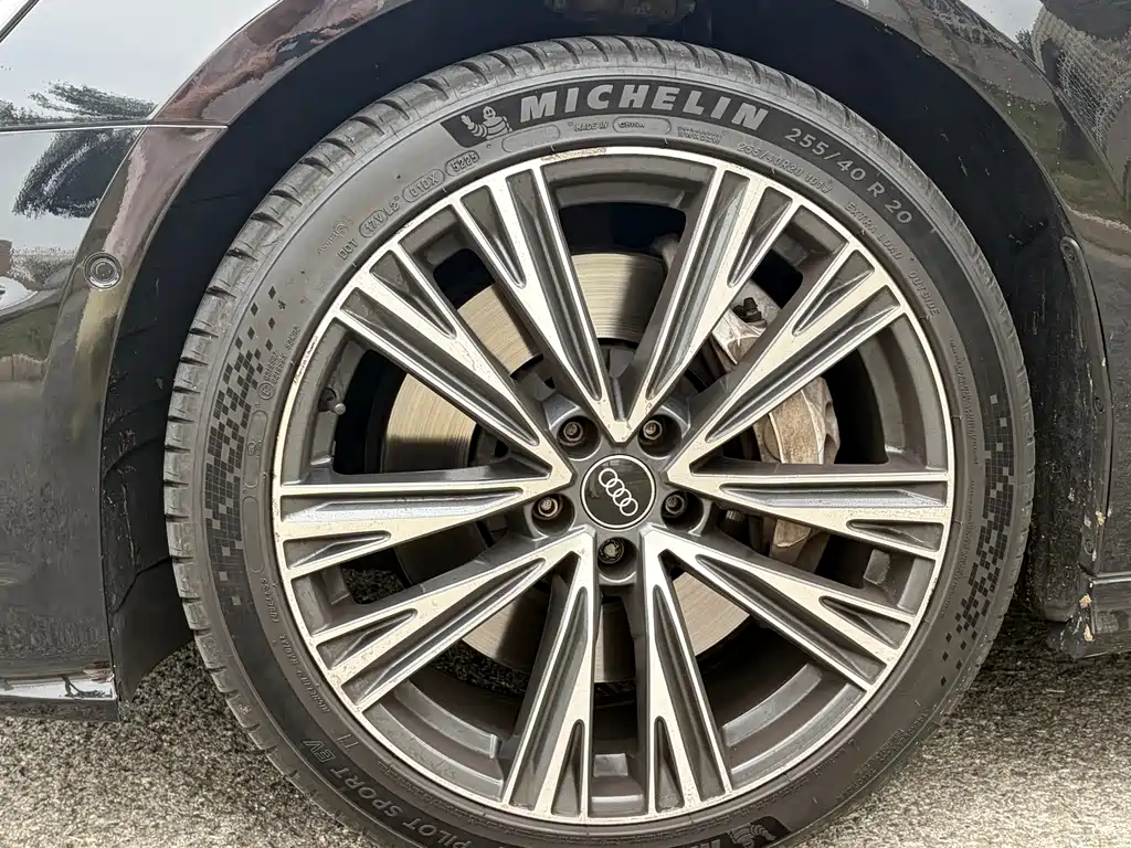 Audi A6L — миниатюра 10