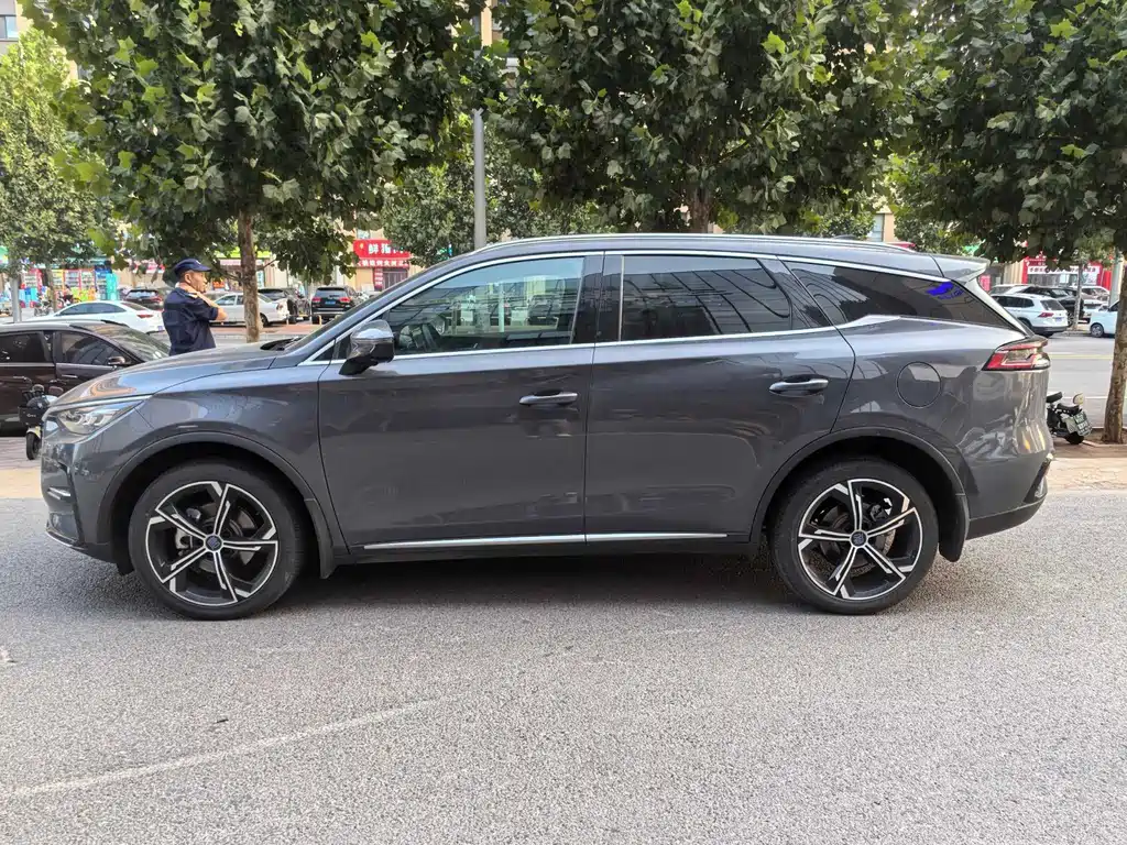 BYD Tang New Energy — миниатюра 5