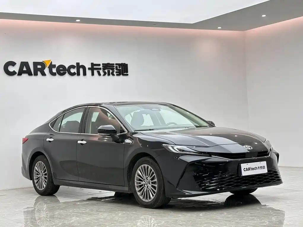 Toyota Camry — миниатюра 6