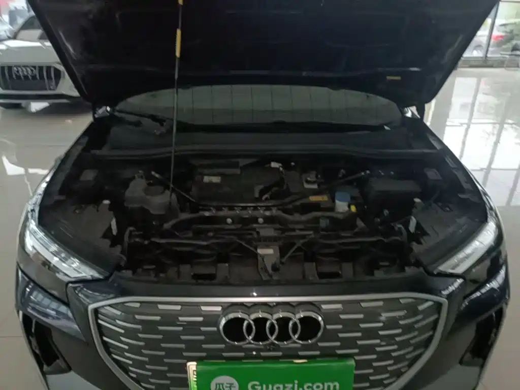 Audi Q4 e-tron — миниатюра 20