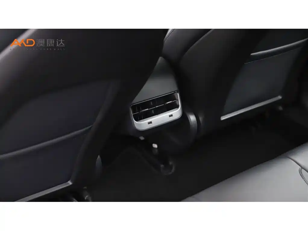 Tesla Model 3 — миниатюра 9