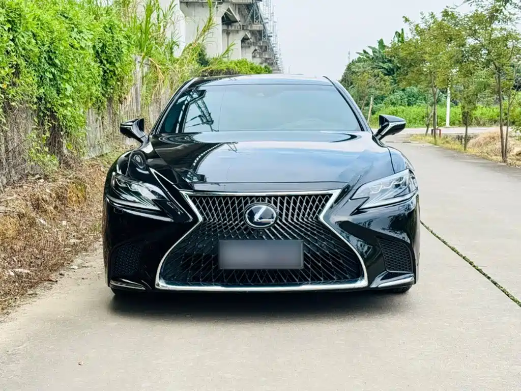 Lexus LS — миниатюра 20