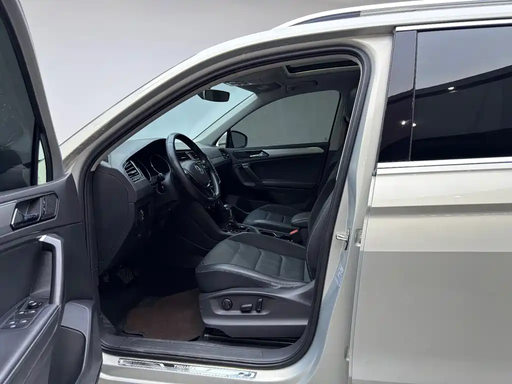 Volkswagen Tiguan L — миниатюра 11