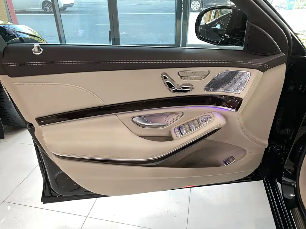 Mercedes-Benz S-Class — миниатюра 12