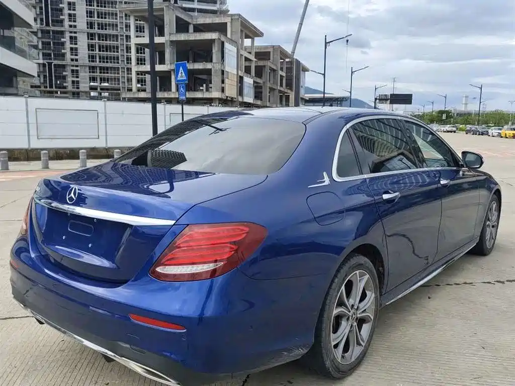 Mercedes-Benz E-Class — миниатюра 4
